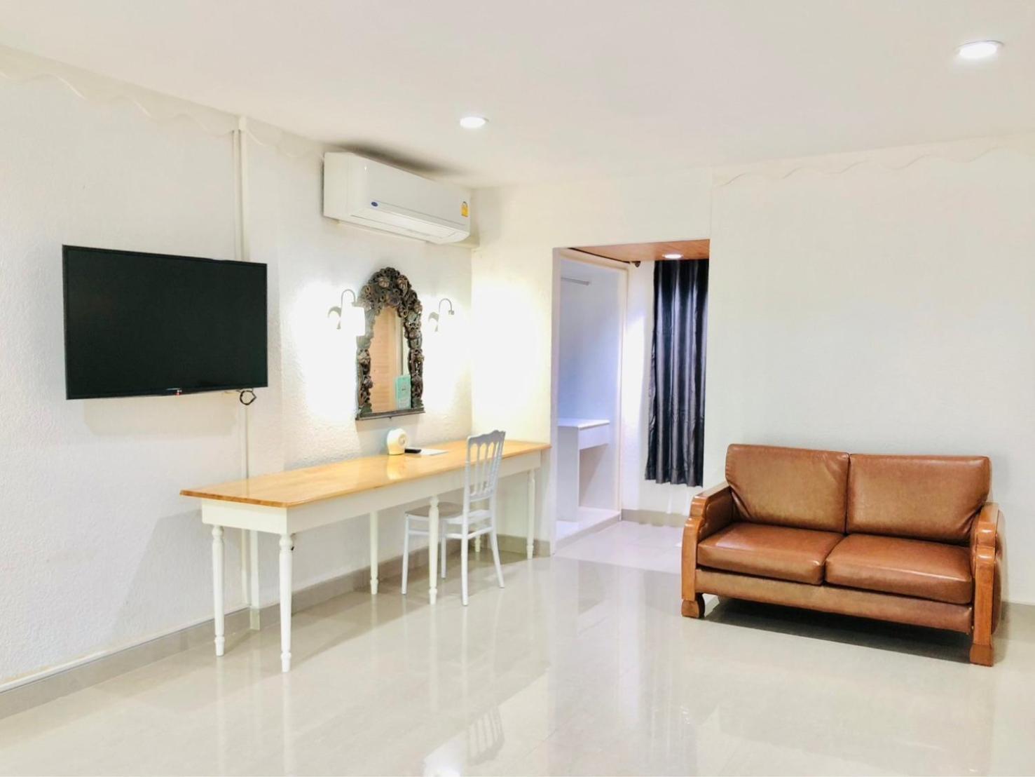 Dad D Resort By Lopburi Inn Resort Buitenkant foto