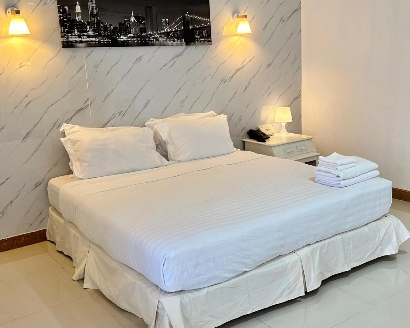 Dad D Resort By Lopburi Inn Resort Buitenkant foto