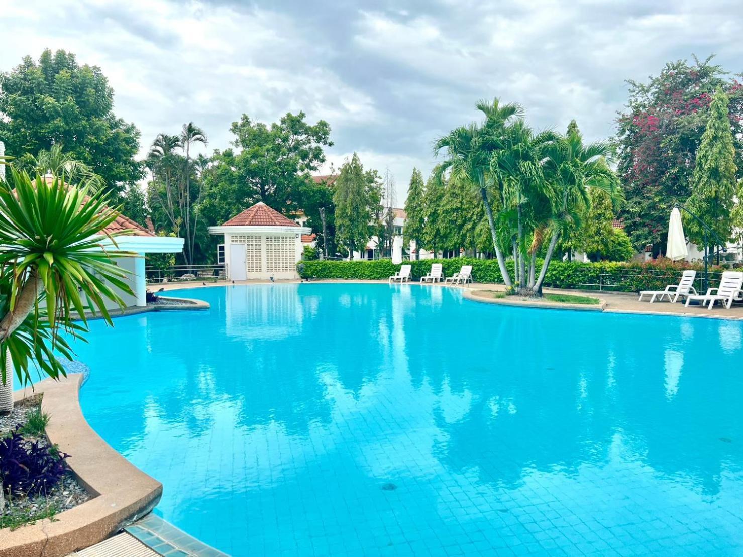Dad D Resort By Lopburi Inn Resort Buitenkant foto